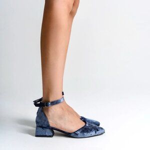 ELEANOR LOUISE Petra | Indigo Blue Velvet Low Heels